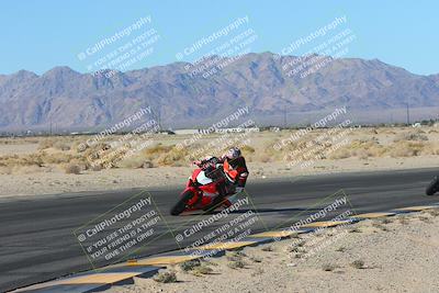 media/Jan-10-2025-CVMA Friday Practice (Fri) [[489e0da257]]/Group 4 and Trackday/Session 2 (Turn 4 Inside)/